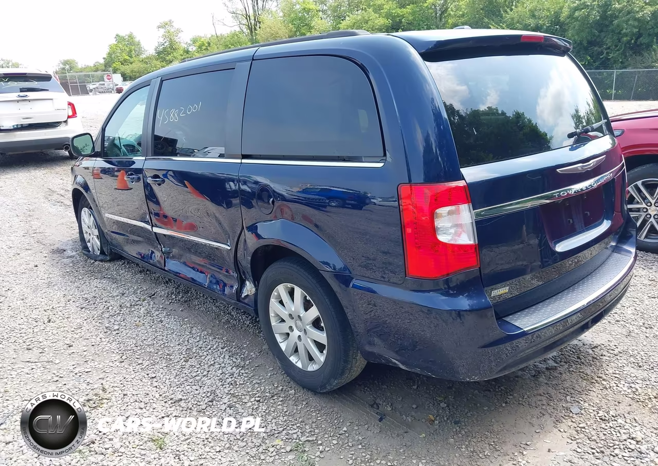 2016 Chrysler Town & Country Touring VIN:2C4RC1BG2GR173727 - 3
