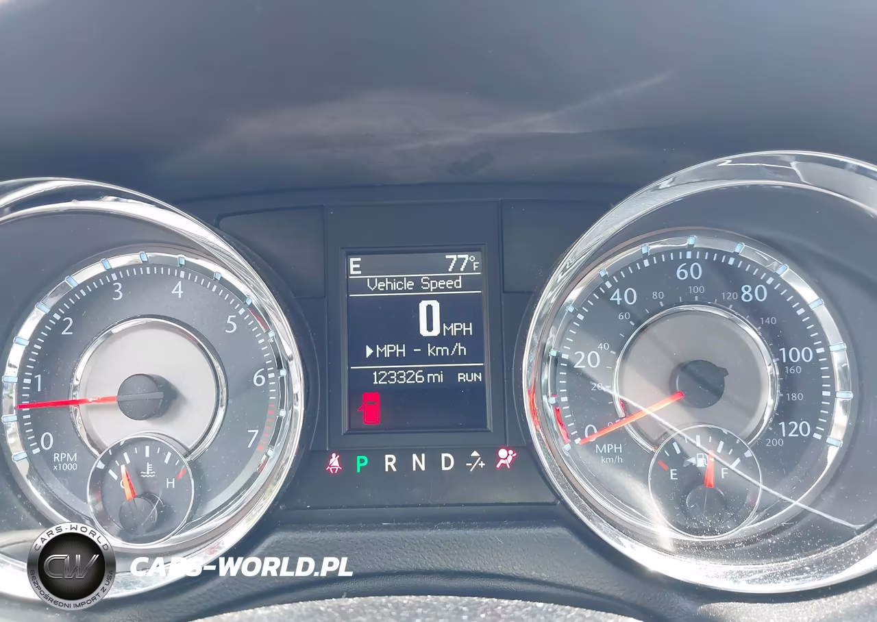 2016 Chrysler Town & Country Touring VIN:2C4RC1BG2GR173727 - 7