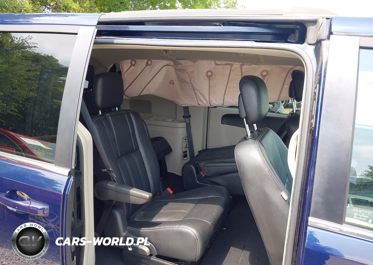 2016 Chrysler Town & Country Touring VIN:2C4RC1BG2GR173727 - 8
