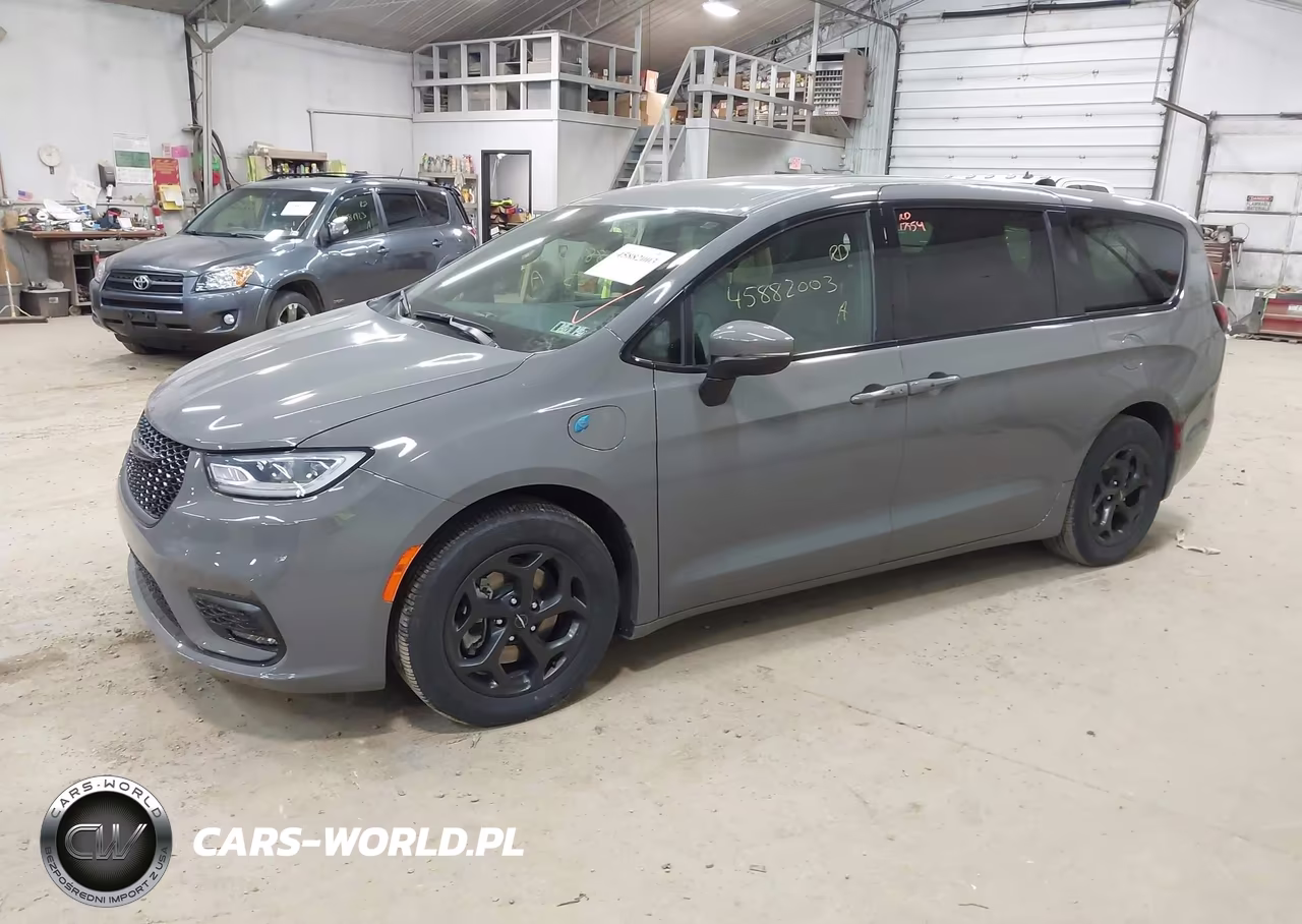 2023 Chrysler Pacifica Hybrid Touring L VIN:2C4RC1L77PR609177 - 2