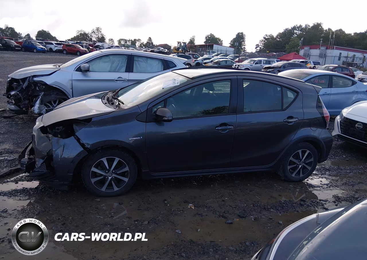 2019 Toyota Prius C Le VIN:JTDKDTB38K1623644 - 15