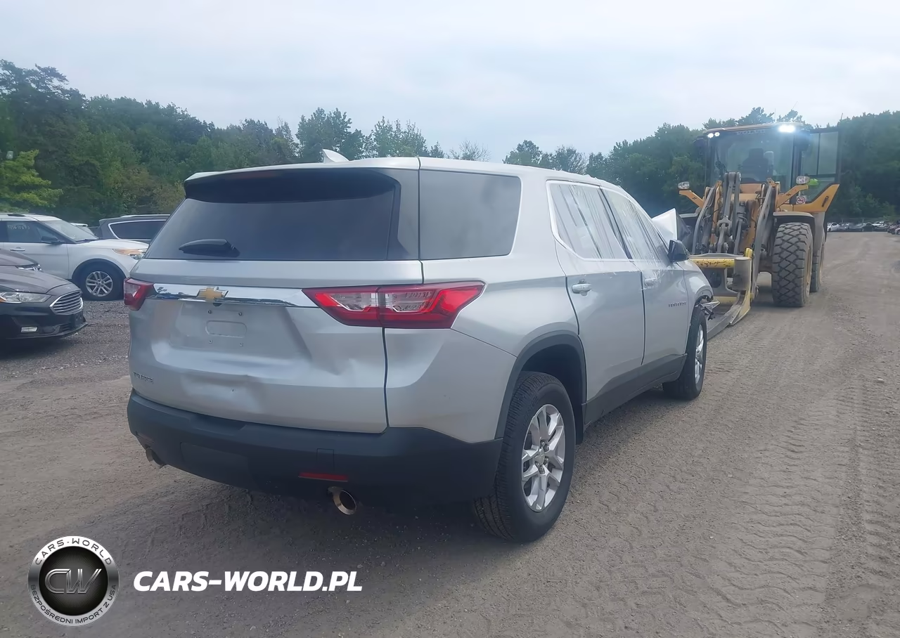 2018 Chevrolet Traverse Ls VIN:1GNERFKW3JJ258659 - 4