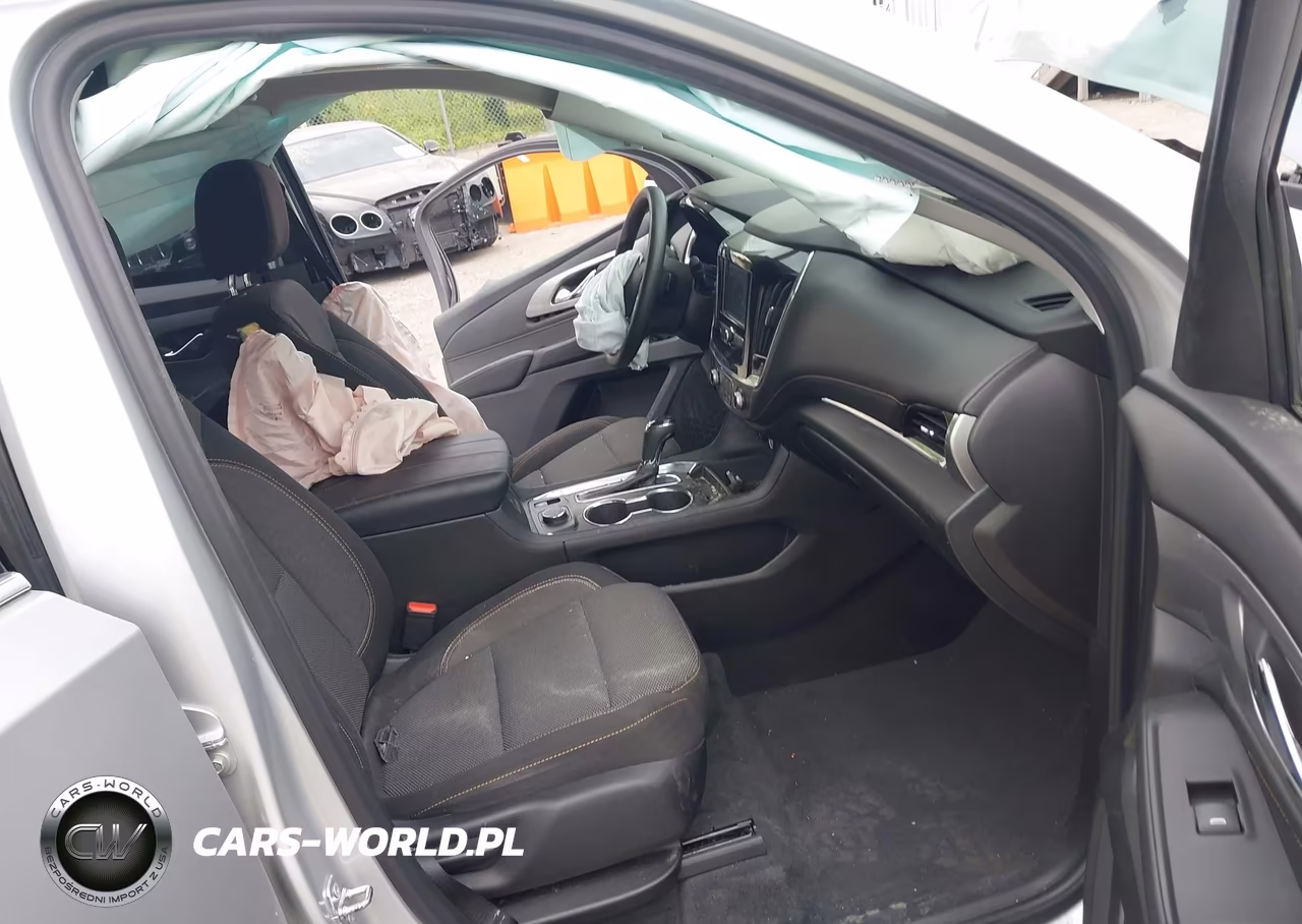 2018 Chevrolet Traverse Ls VIN:1GNERFKW3JJ258659 - 5