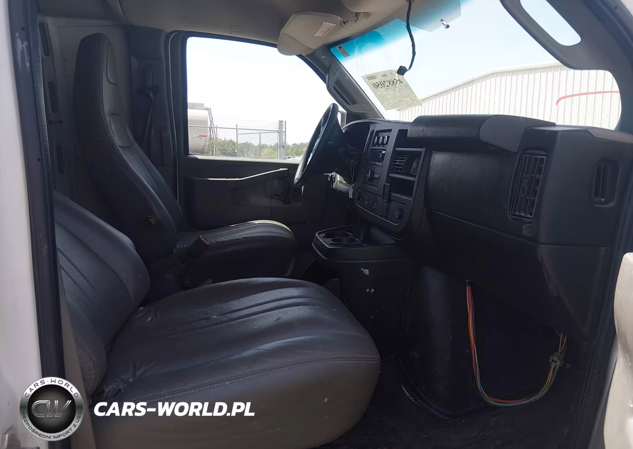2018 Chevrolet Express 2500 Work Van VIN:1GCWGBFP6J1273316 - 5