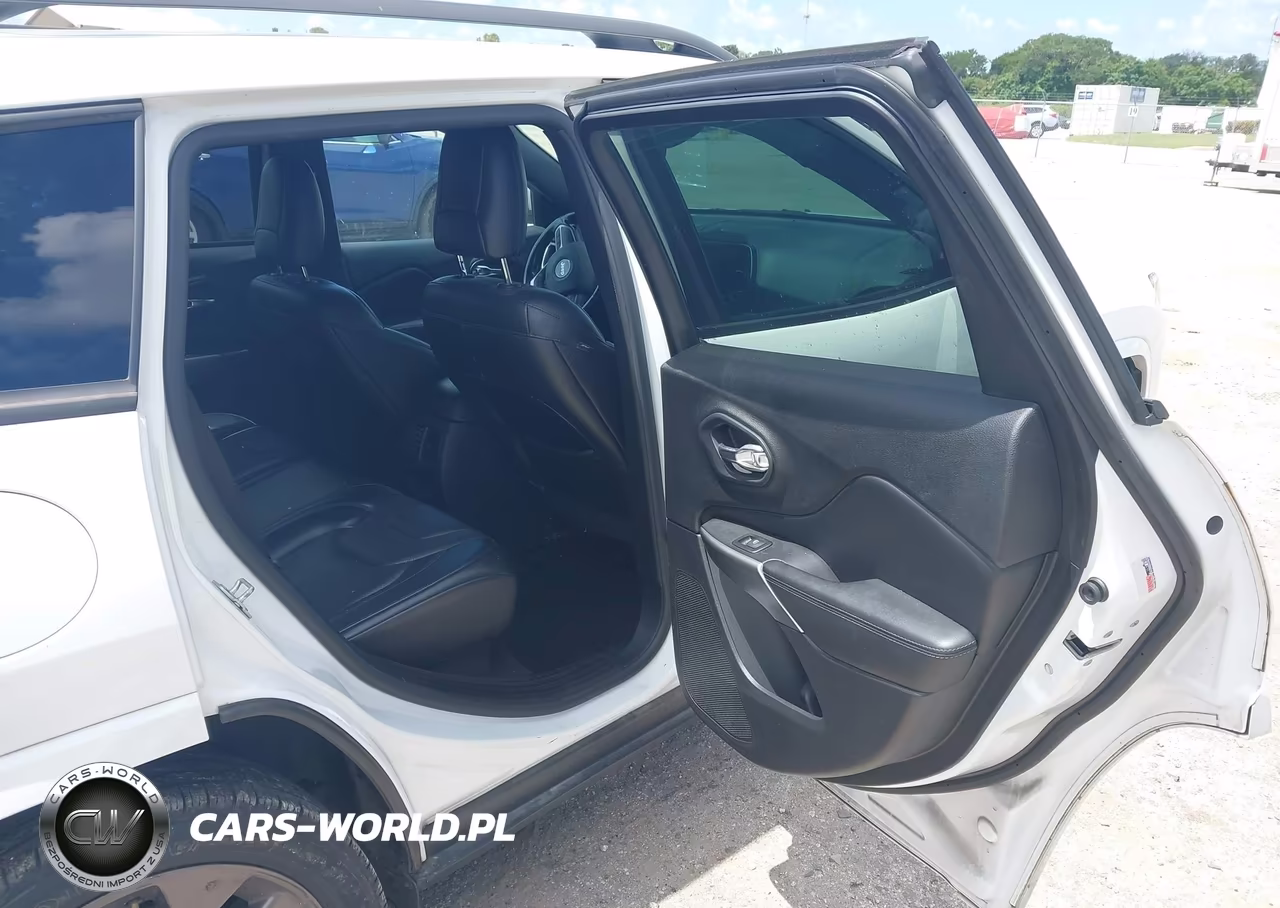2021 Jeep Cherokee High Altitude 4X4 VIN:1C4PJMDN2MD165829 - 8