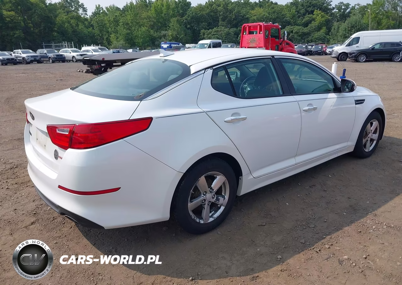 2015 Kia Optima Lx VIN:5XXGM4A71FG489196 - 4