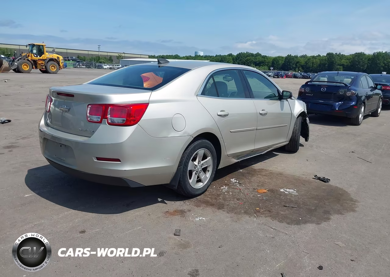 2015 Chevrolet Malibu Ls VIN:1G11B5SL9FF217810 - 4