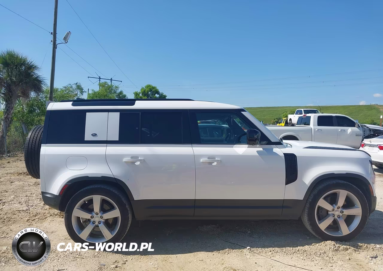 2022 Land Rover Defender 110 S VIN:SALEJERX8N2099686 - 14