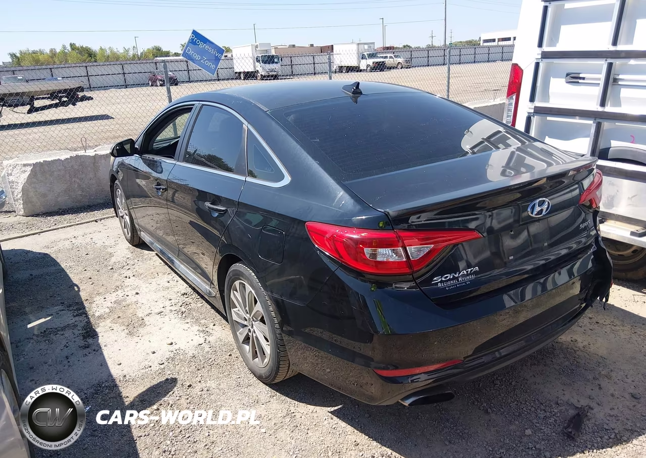 2015 Hyundai Sonata Sport VIN:5NPE34AF7FH098060 - 3
