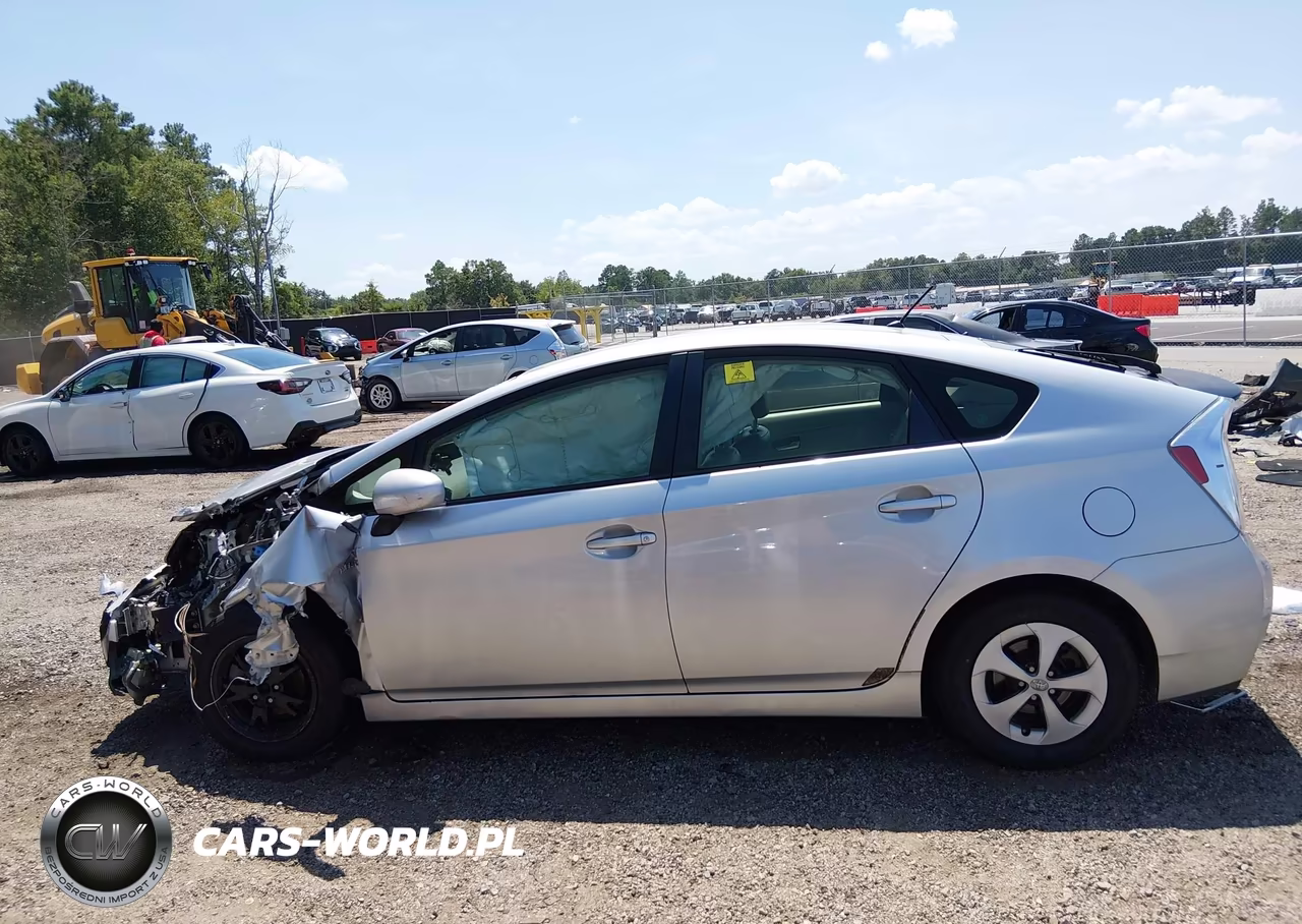 2014 Toyota Prius Two VIN:JTDKN3DU2E0375758 - 15