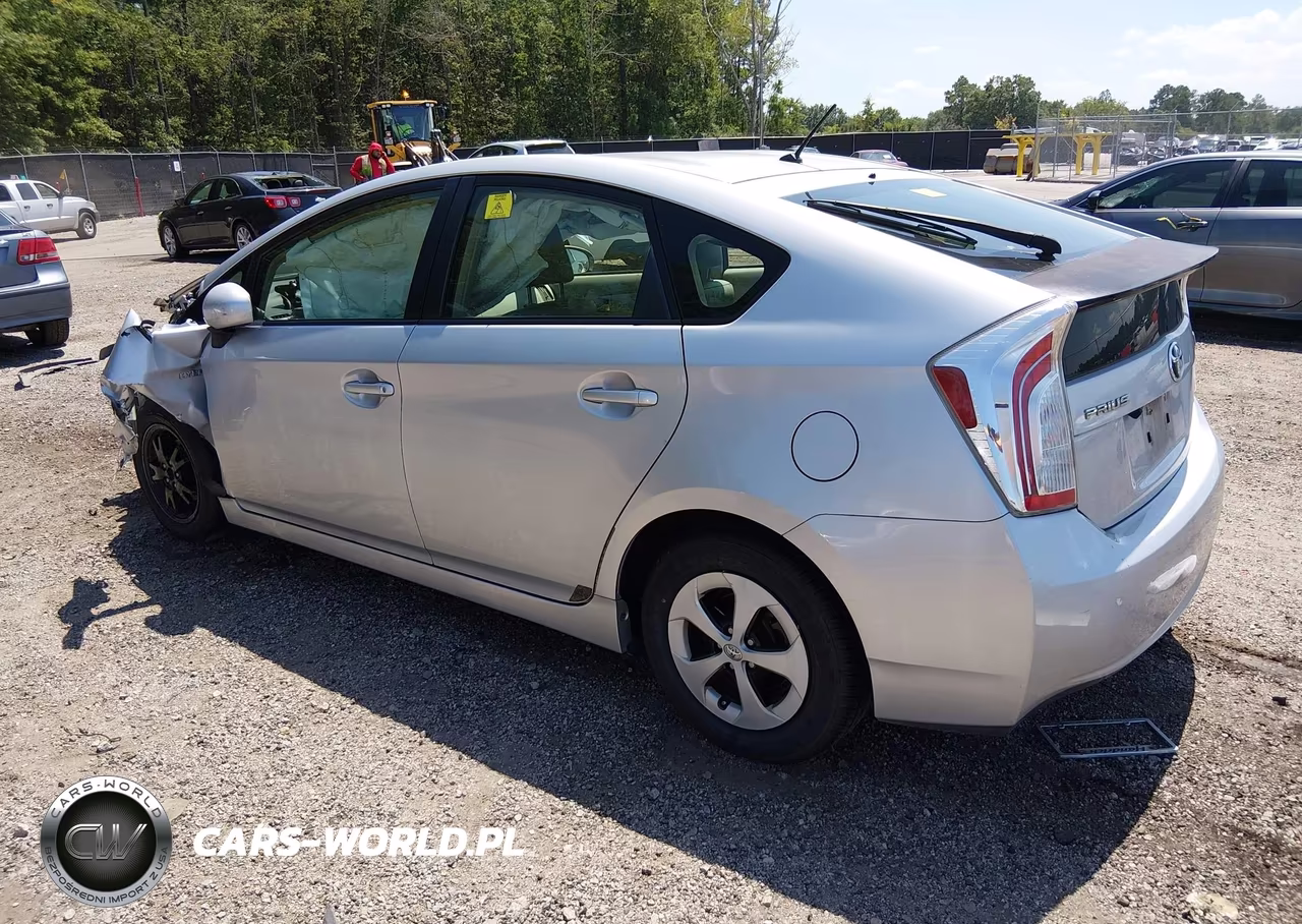 2014 Toyota Prius Two VIN:JTDKN3DU2E0375758 - 3