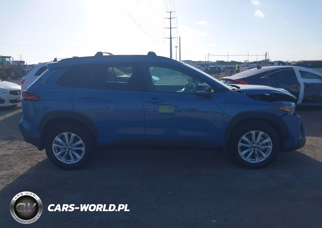 2026 Toyota Corolla Cross Le VIN:7MUCAAAG4TV188041 - 13