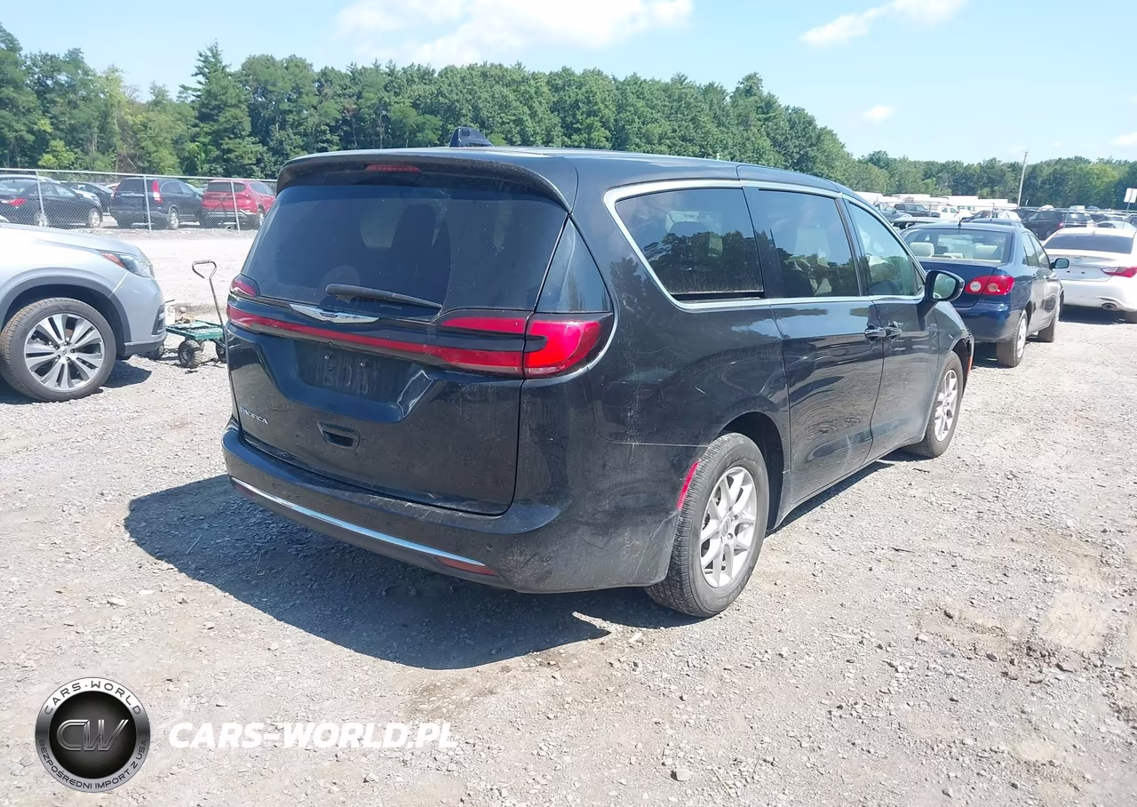 2023 Chrysler Pacifica Touring L VIN:2C4RC1BG7PR607558 - 4