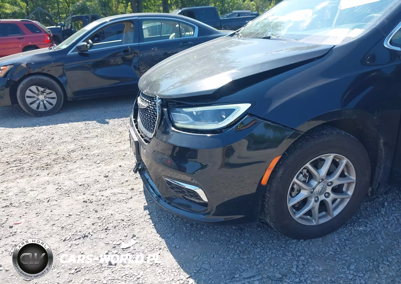 2023 Chrysler Pacifica Touring L VIN:2C4RC1BG7PR607558 - 6