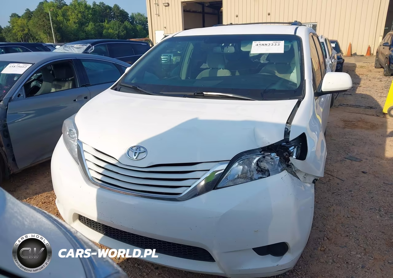 2015 Toyota Sienna Le 8 Passenger VIN:5TDKK3DC7FS624117 - 12