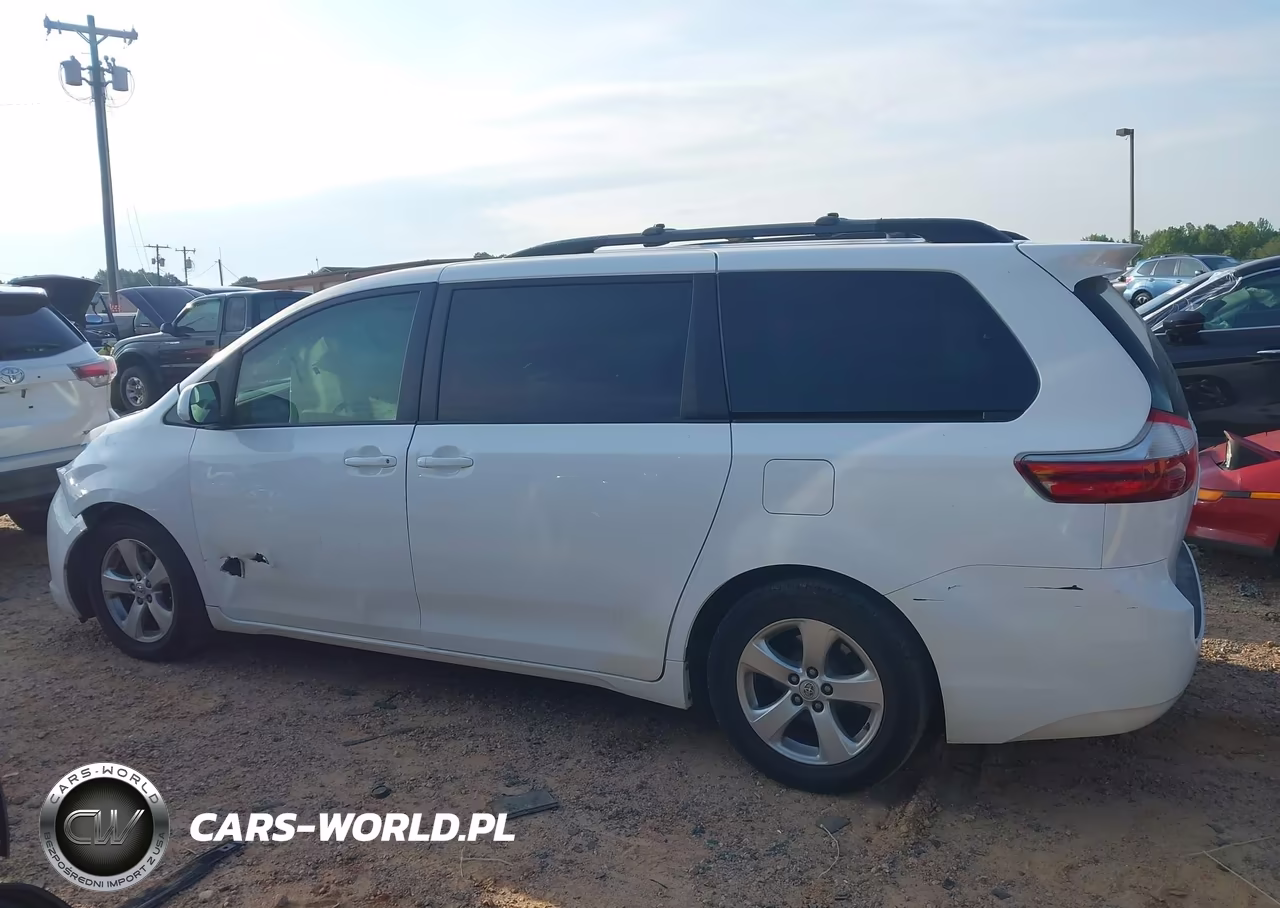 2015 Toyota Sienna Le 8 Passenger VIN:5TDKK3DC7FS624117 - 14