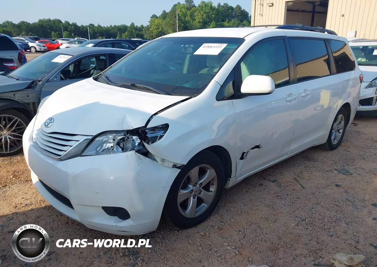 2015 Toyota Sienna Le 8 Passenger VIN:5TDKK3DC7FS624117 - 2
