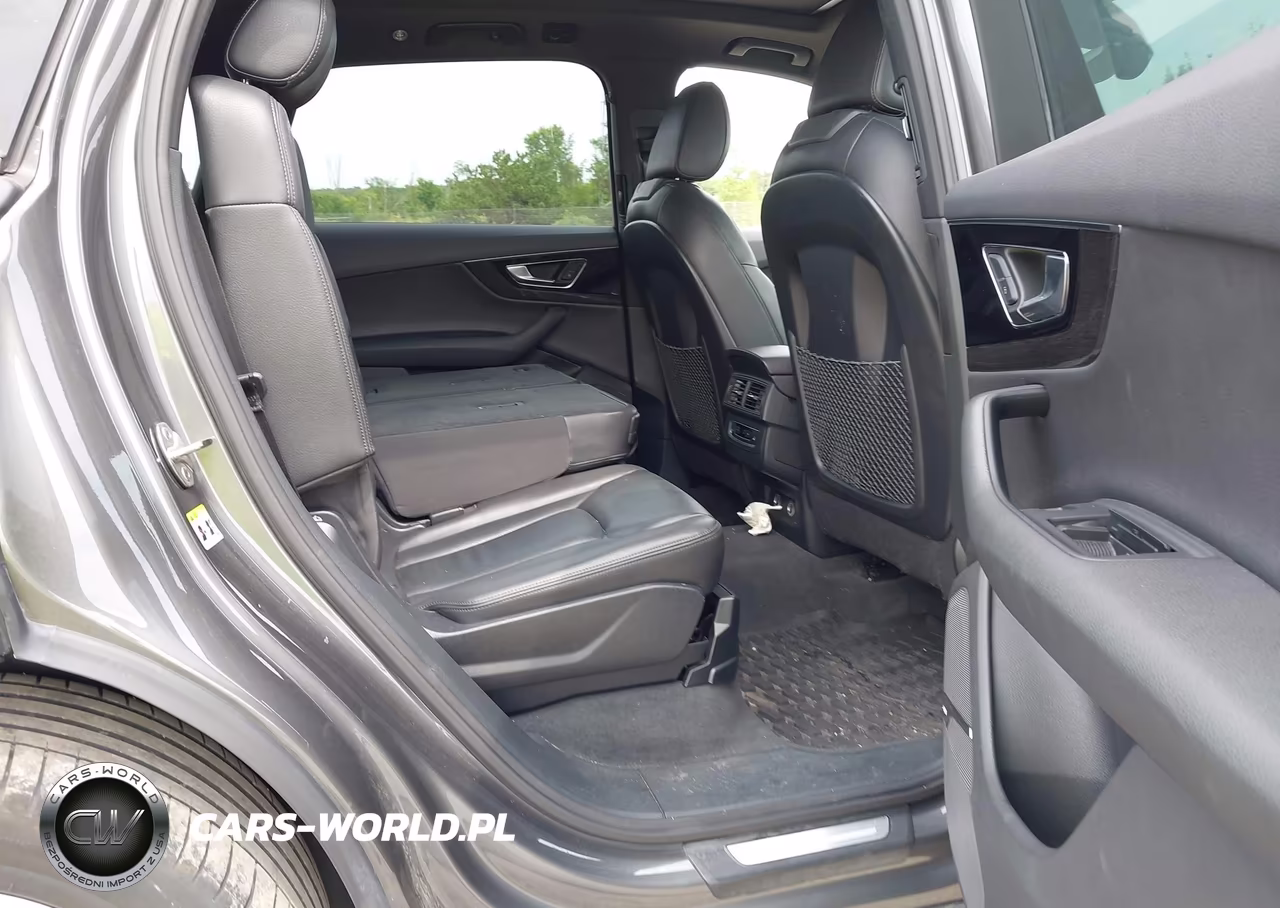 2019 Audi Q7 55 Premium VIN:WA1LAAF72KD032037 - 8