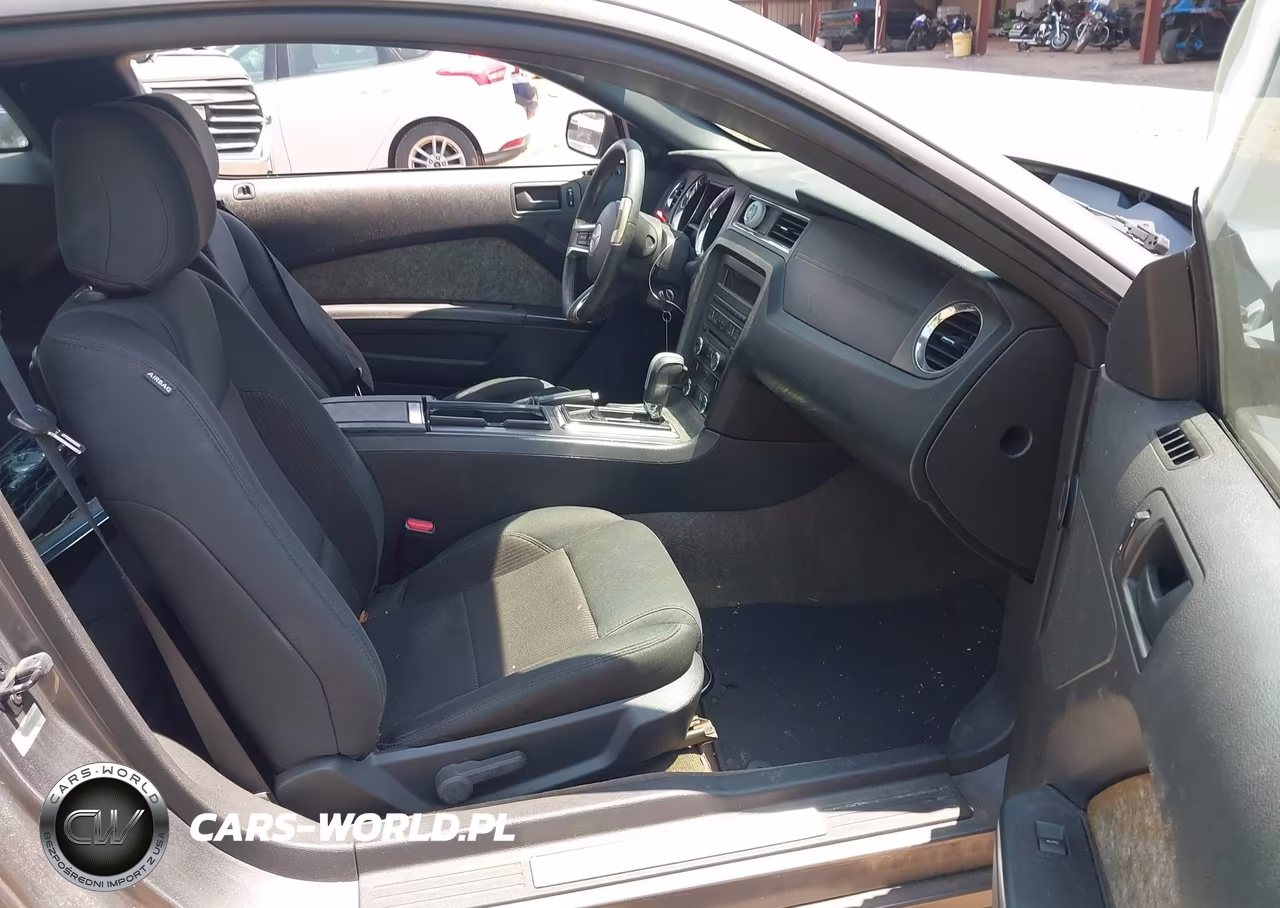 2013 Ford Mustang V6 VIN:1ZVBP8AM4D5281889 - 5