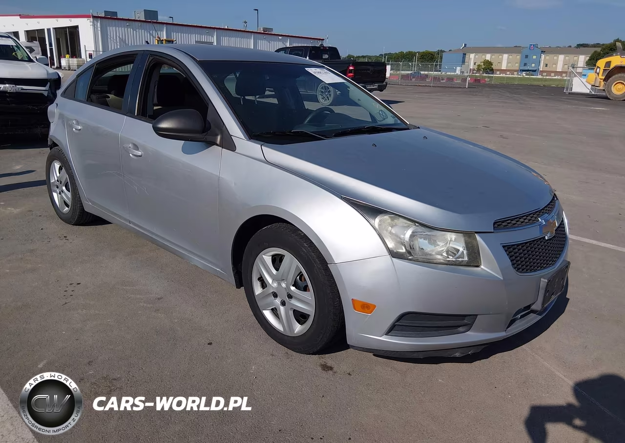 2014 Chevrolet Cruze Ls Manual – zdjęcie 1 z 16