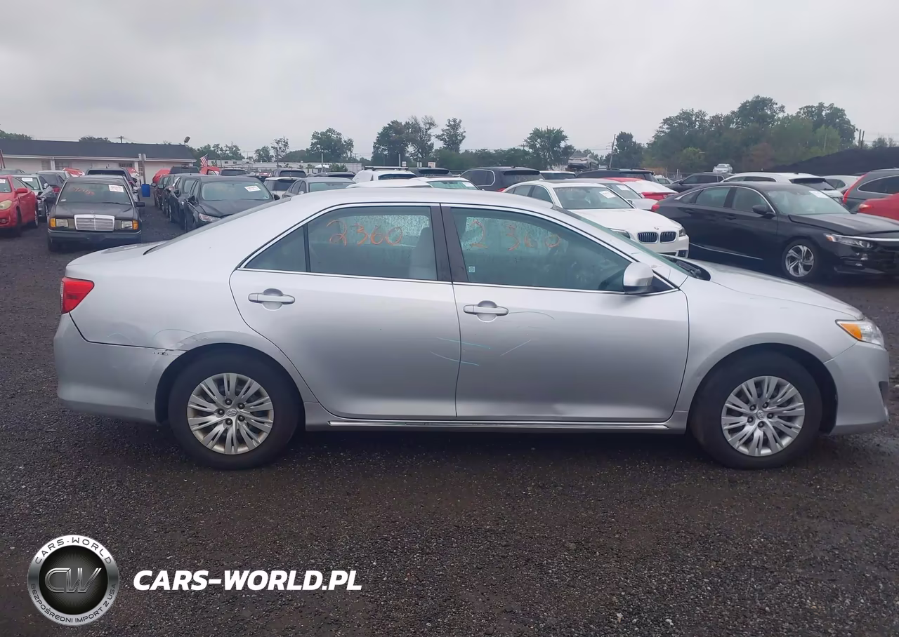 2013 Toyota Camry Le VIN:4T4BF1FK9DR275680 - 14