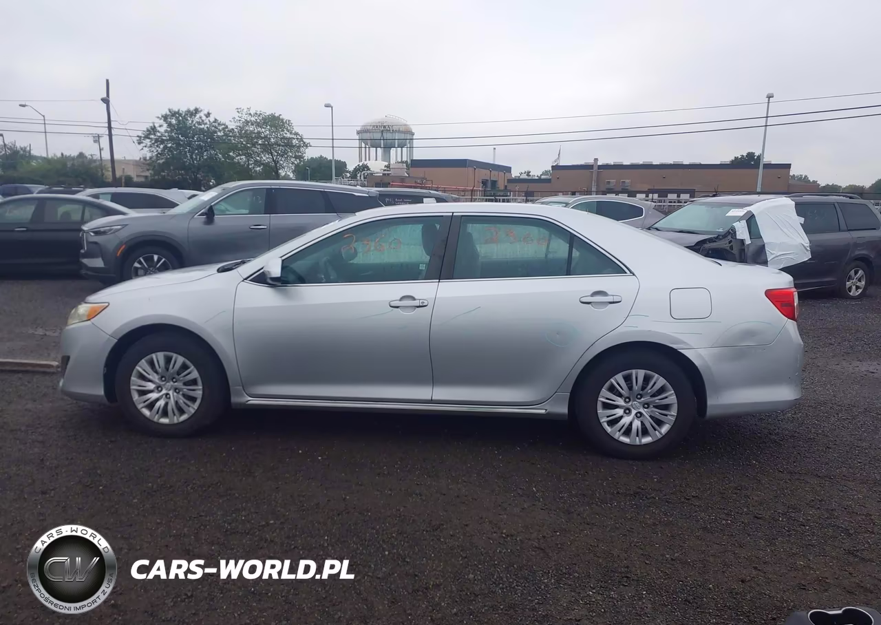 2013 Toyota Camry Le VIN:4T4BF1FK9DR275680 - 15