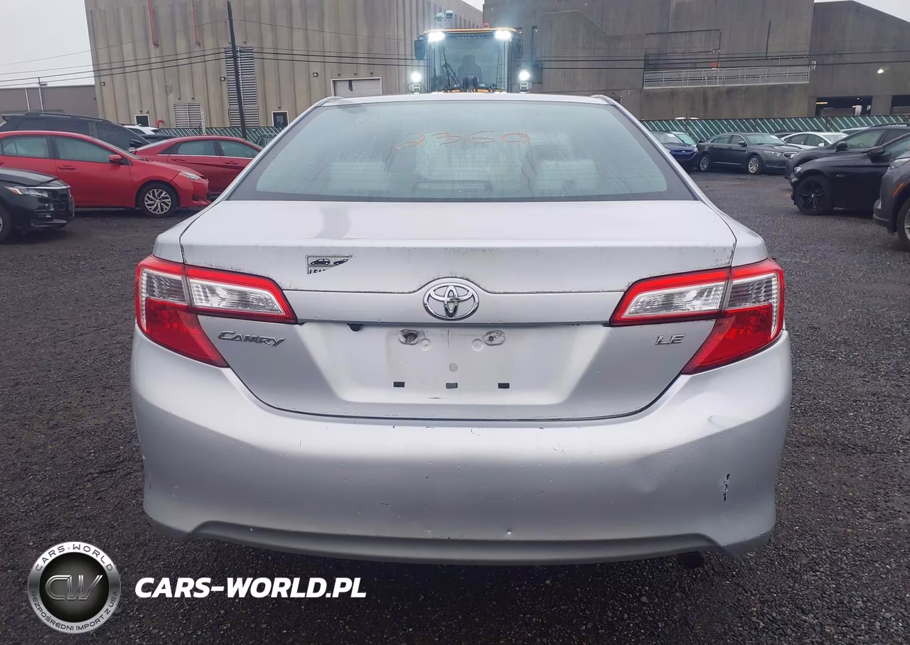 2013 Toyota Camry Le VIN:4T4BF1FK9DR275680 - 17