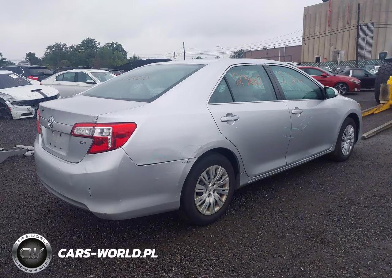 2013 Toyota Camry Le VIN:4T4BF1FK9DR275680 - 4
