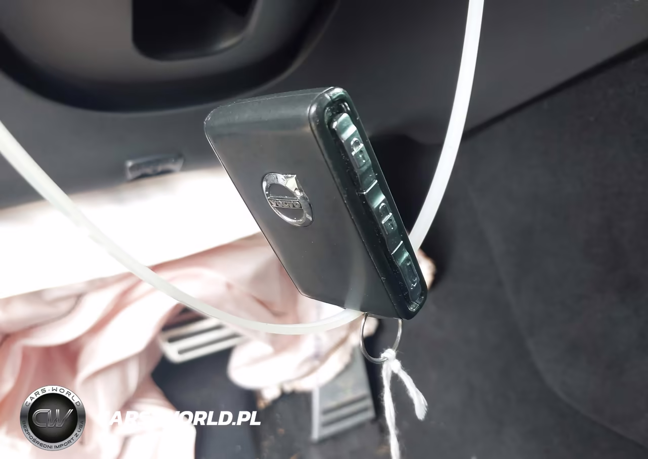 2022 Volvo S60 Recharge Plug-In Hybrid T8 Polestar Engineered Extended Range VIN:7JRH60FP6NG192918 - 11