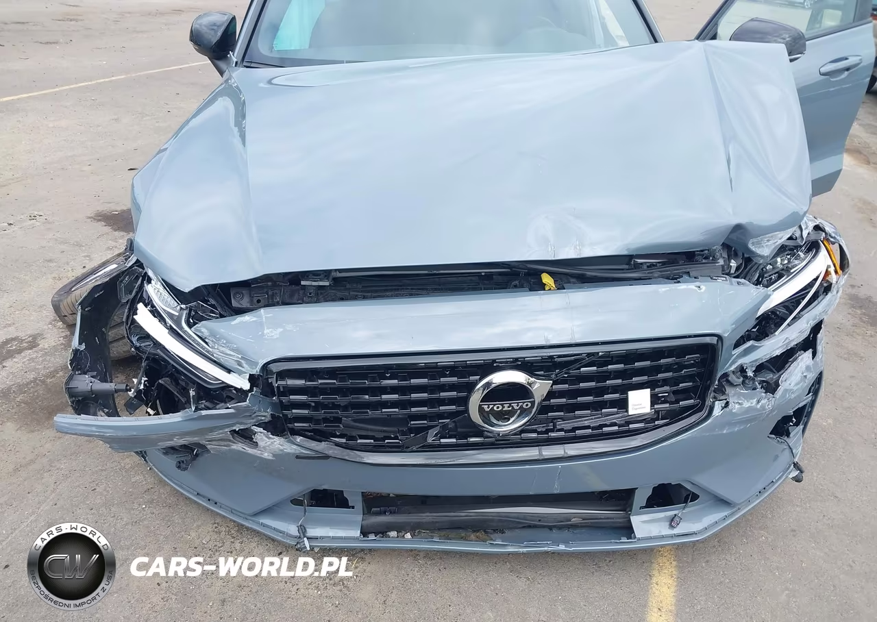 2022 Volvo S60 Recharge Plug-In Hybrid T8 Polestar Engineered Extended Range VIN:7JRH60FP6NG192918 - 6