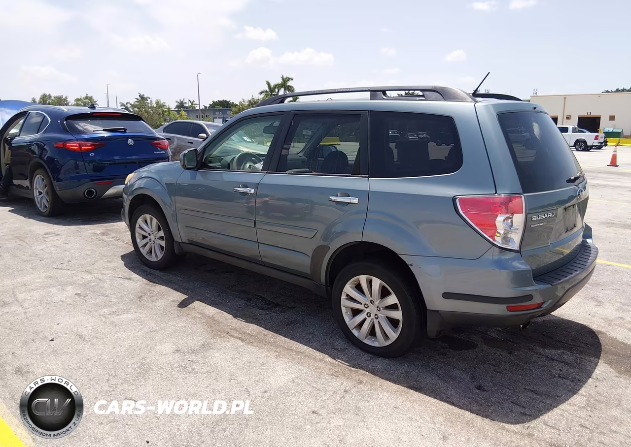 2013 Subaru Forester 2.5X Premium VIN:JF2SHADC2DH400887 - 3