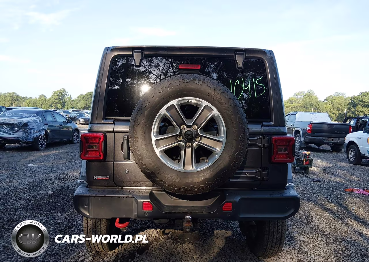 2020 Jeep Wrangler Unlimited Sahara 4X4 VIN:1C4HJXEN9LW108440 - 16