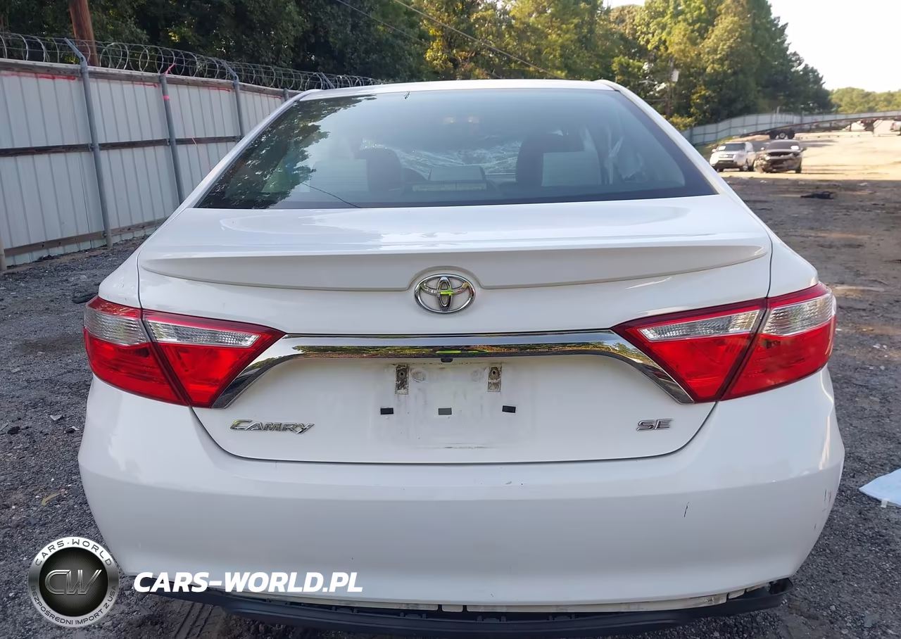 2015 Toyota Camry Se VIN:4T1BF1FK3FU919235 - 16