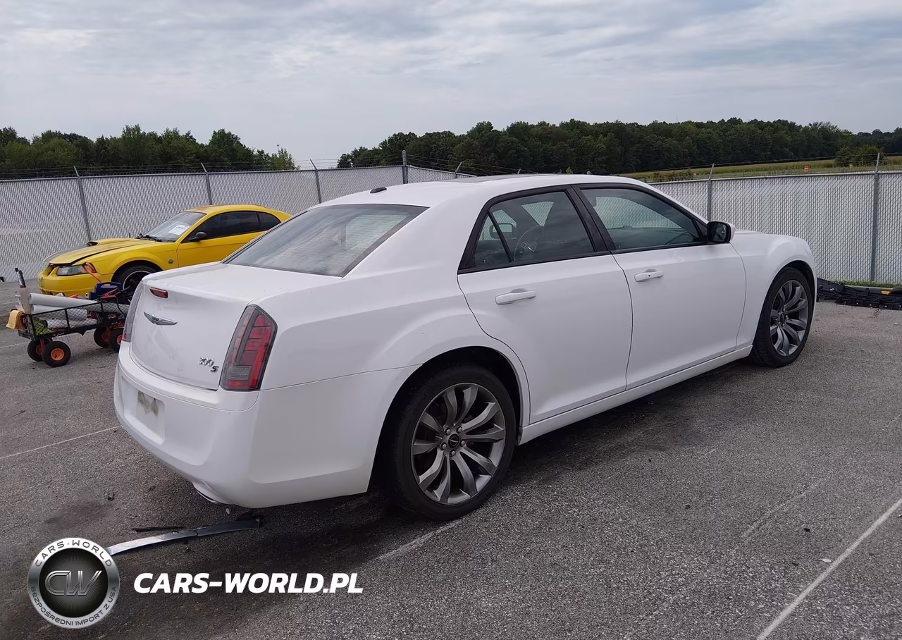 2014 Chrysler 300 300S VIN:2C3CCABT8EH297219 - 4