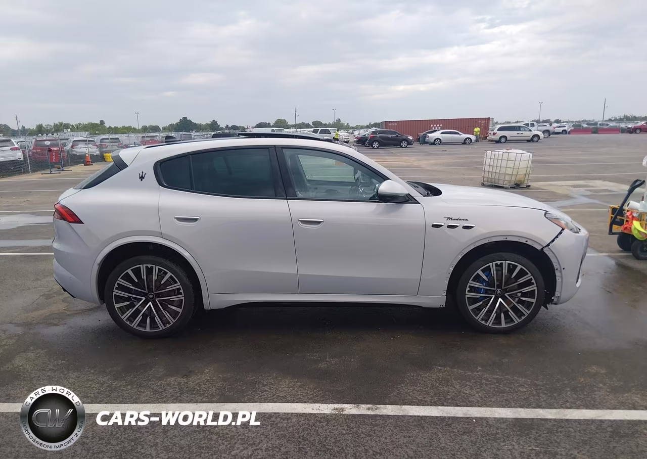 2023 Maserati Grecale Modena VIN:ZN682AVM6P7407688 - 14