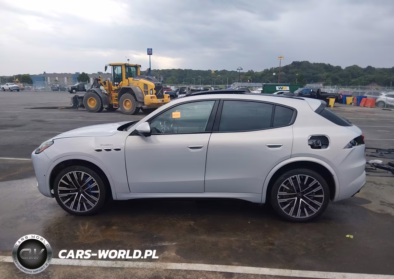 2023 Maserati Grecale Modena VIN:ZN682AVM6P7407688 - 15