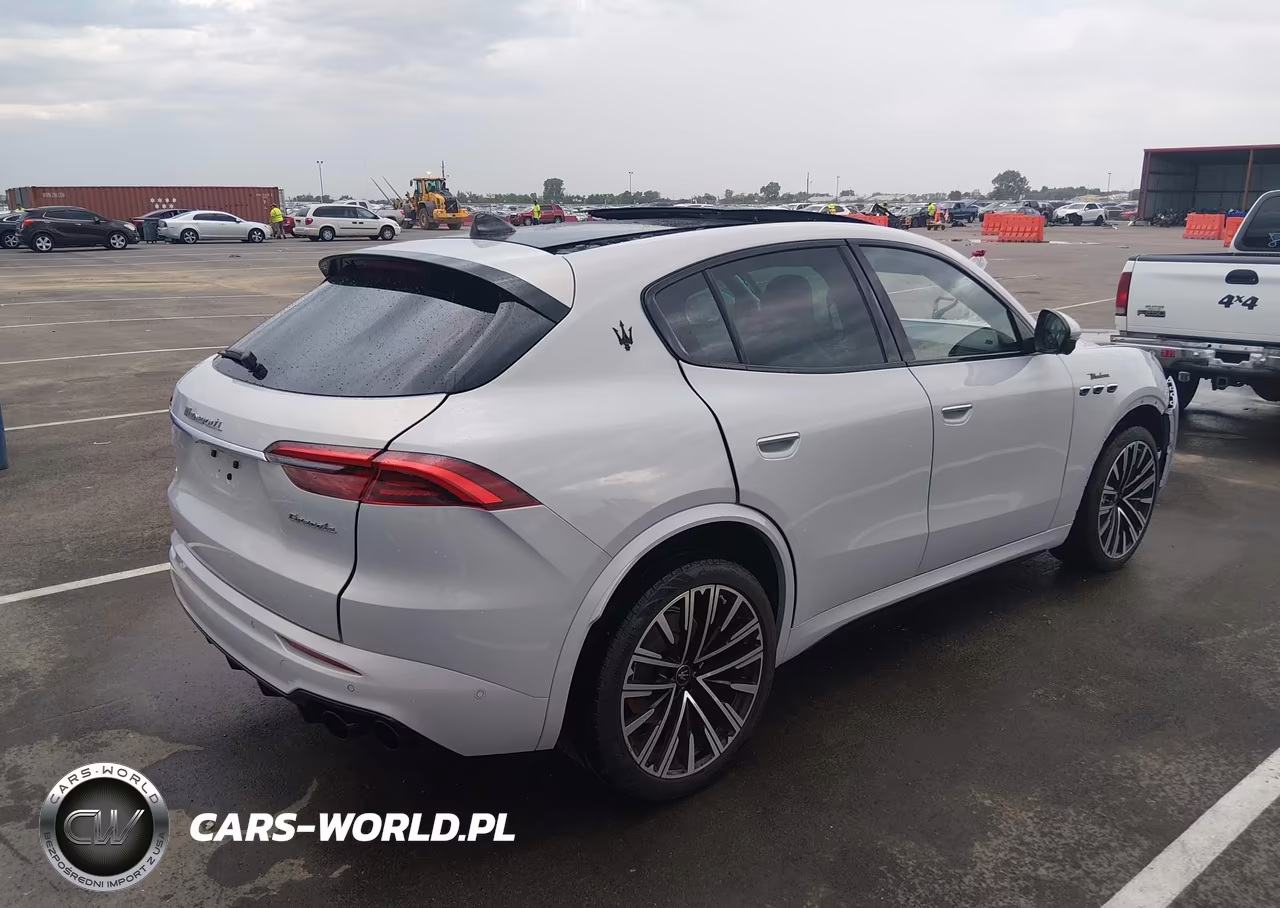 2023 Maserati Grecale Modena VIN:ZN682AVM6P7407688 - 4