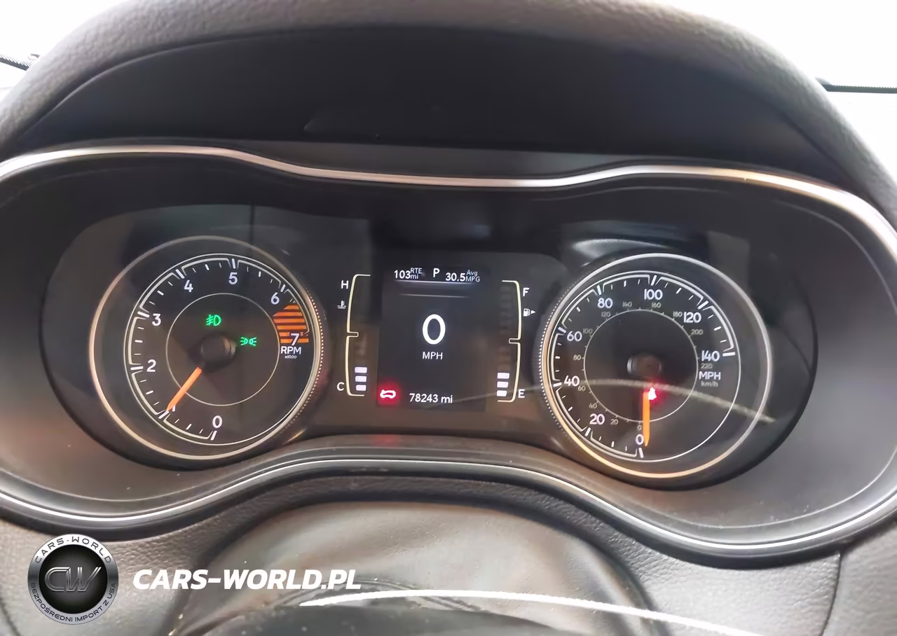 2019 Jeep Cherokee Latitude 4X4 VIN:1C4PJMCBXKD440450 - 7