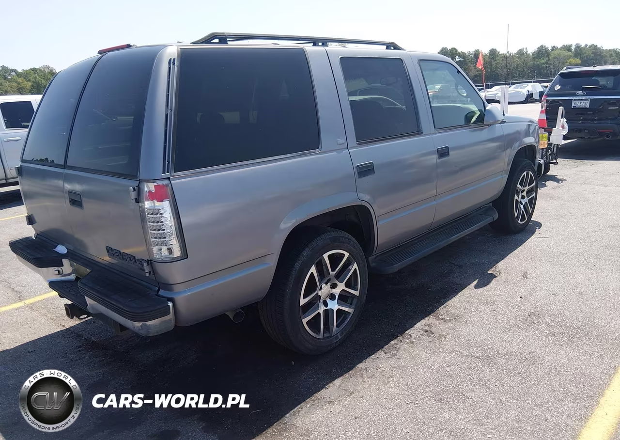 1999 Chevrolet Tahoe Ls VIN:1GNEK13R4XJ340991 - 4