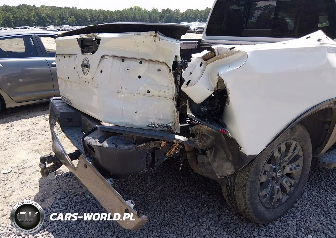 2018 Nissan Titan Platinum Reserve VIN:1N6AA1E53JN505401 - 6