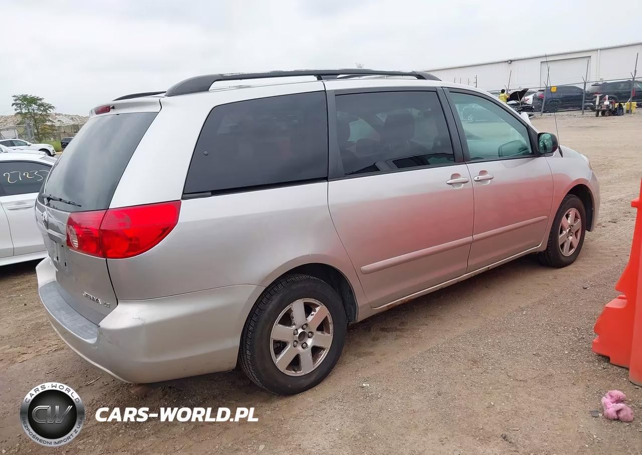 2007 Toyota Sienna Le VIN:5TDZK23C07S019254 - 4