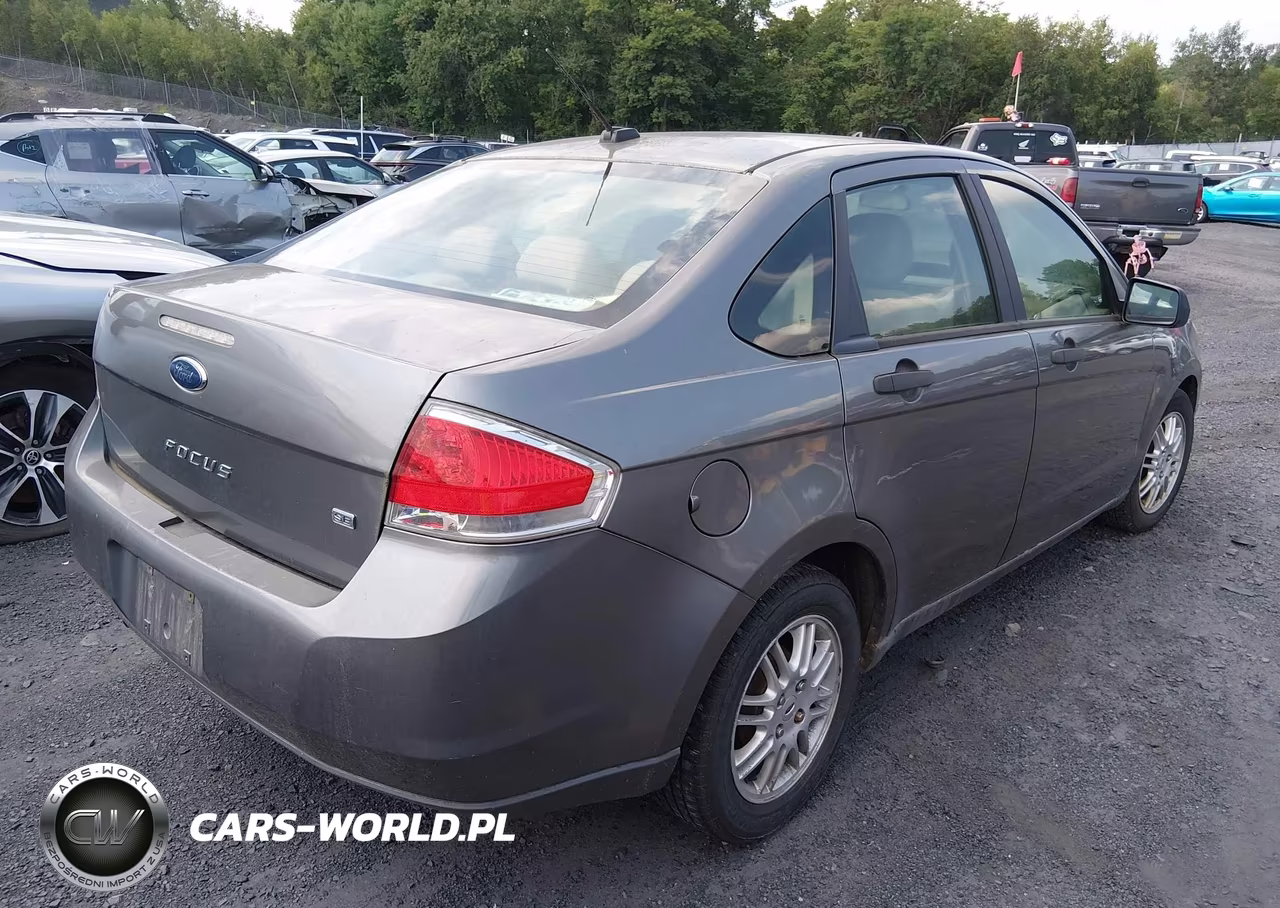2011 Ford Focus Se VIN:1FAHP3FN0BW115092 - 4