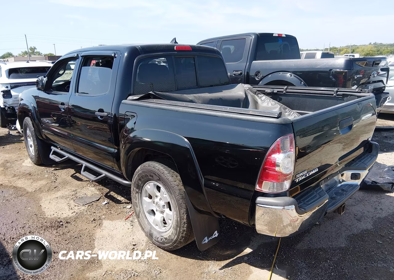 2014 Toyota Tacoma Base V6 VIN:3TMLU4EN2EM136535 - 3