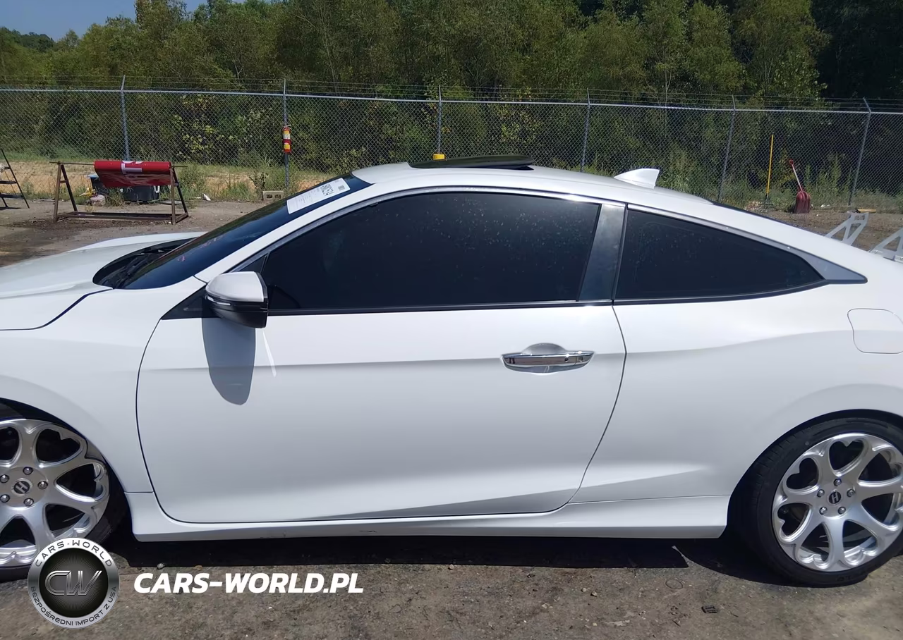 2020 Honda Civic Touring VIN:2HGFC3B9XLH351093 - 15