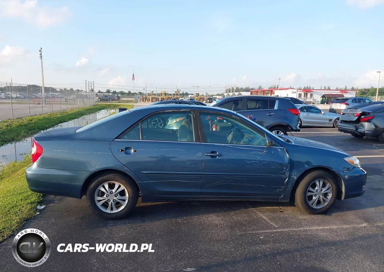 2004 Toyota Camry Le V6 VIN:4T1BF30K44U570376 - 12