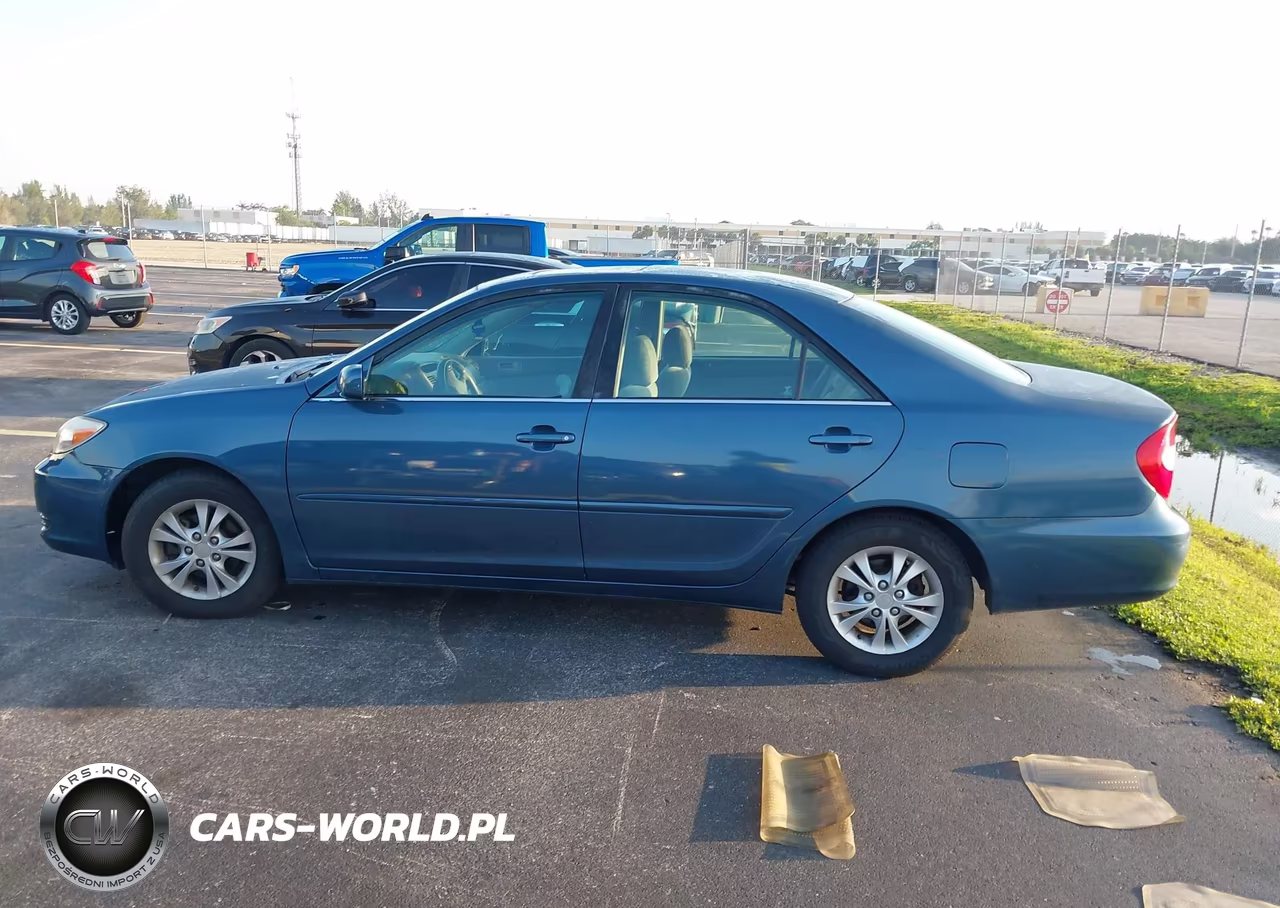 2004 Toyota Camry Le V6 VIN:4T1BF30K44U570376 - 13