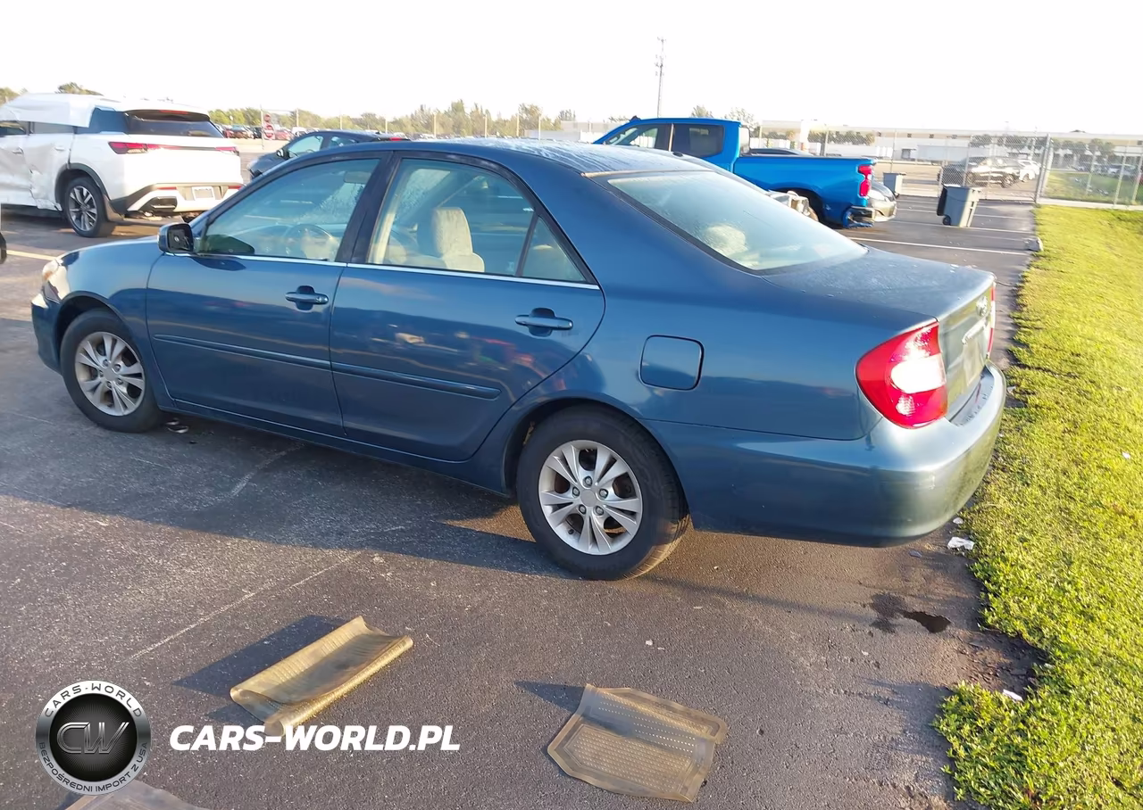 2004 Toyota Camry Le V6 VIN:4T1BF30K44U570376 - 3