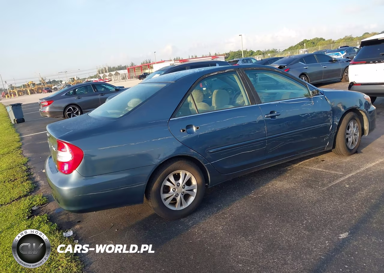 2004 Toyota Camry Le V6 VIN:4T1BF30K44U570376 - 4