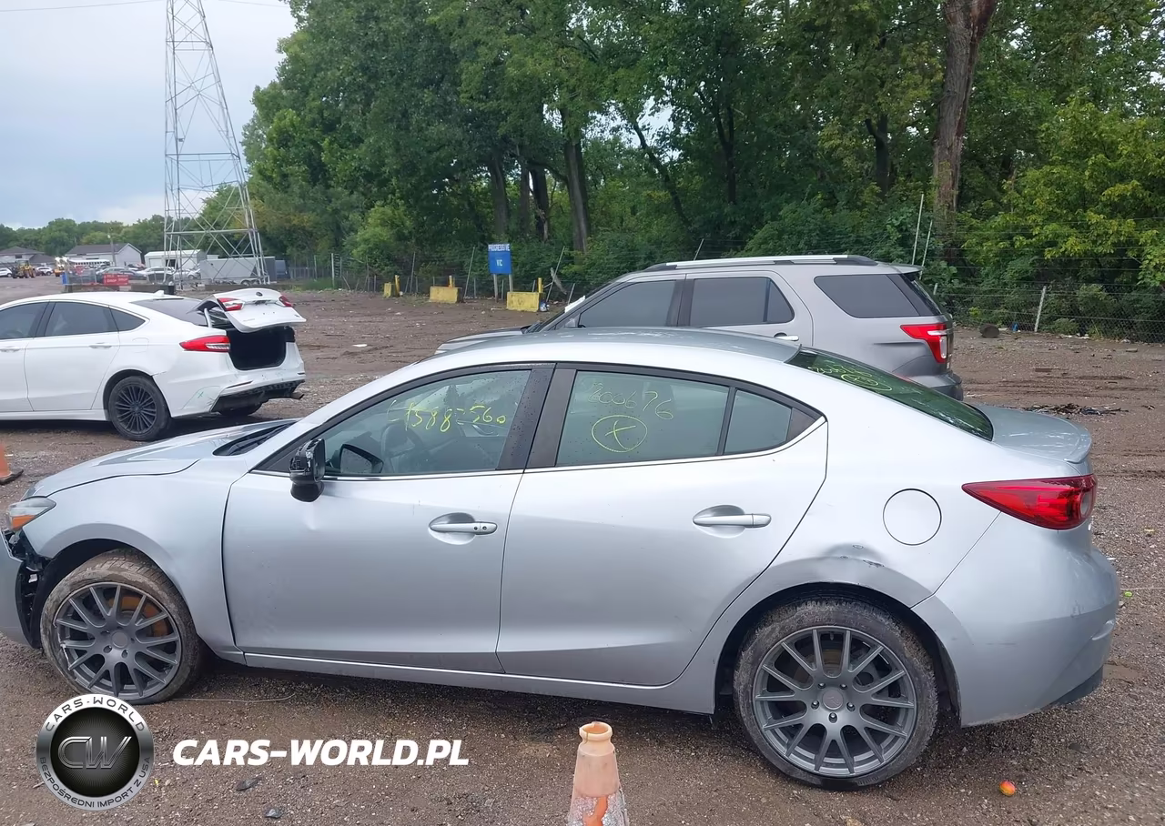 2018 Mazda Mazda3 Touring VIN:3MZBN1V35JM200676 - 14
