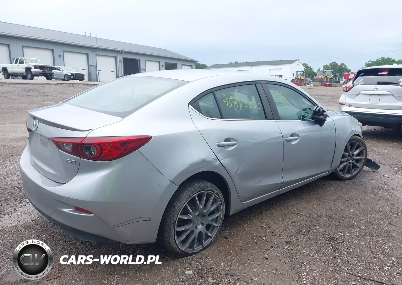 2018 Mazda Mazda3 Touring VIN:3MZBN1V35JM200676 - 4